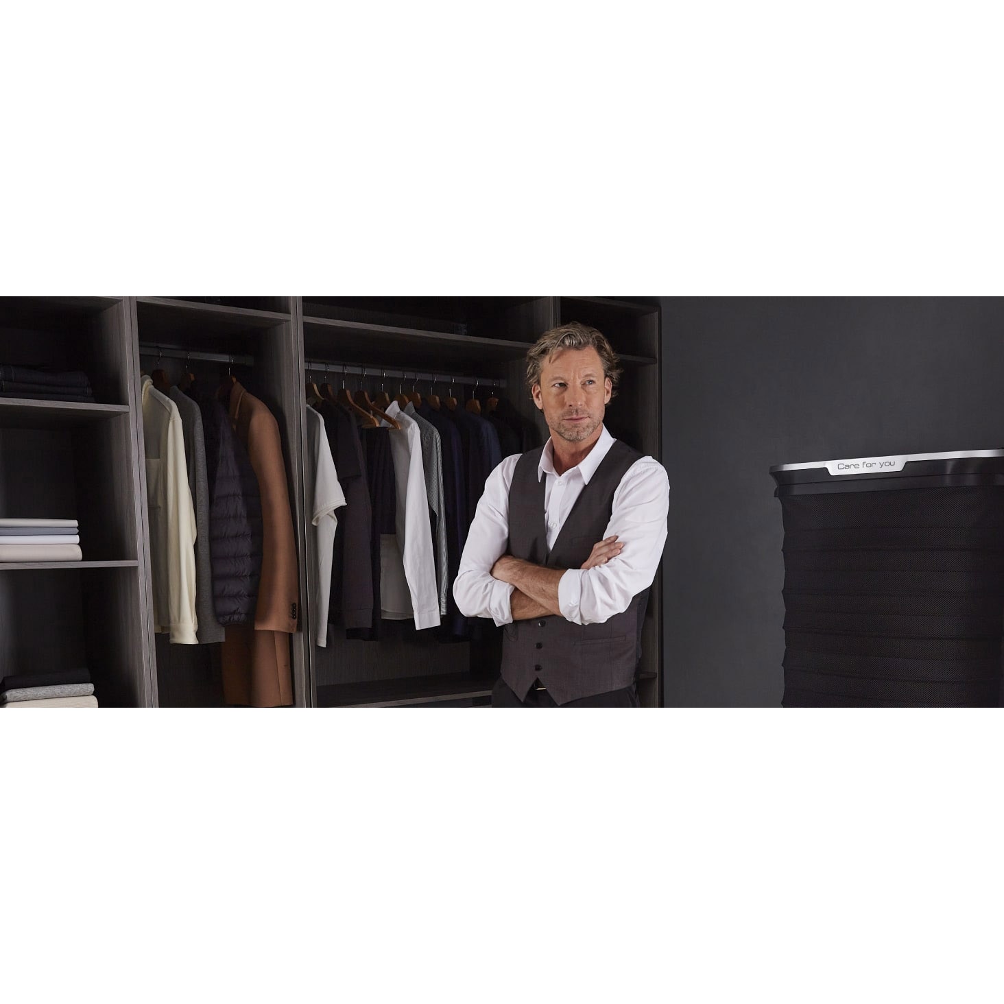 Aparat vertical automat cu aburi, de netezire a cutelor, igienizare si improspatare, Tefal Care For You YT4050E1, 1800W, abur variabil 65 g/min, 2L, detector rezervor gol, sistem anticalcar incorporat, ultra silentios, alb/ gri