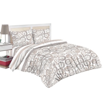 Set lenjerie de pat (cearsaf + husa pilota + 2 huse perne) pentru pat de dimensiuni 160x200 cm, 132TC, 100% bumbac, mprimeu cercuri, gri/bej Set lenjerie de pat (cearsaf + husa pilota + 2 huse perne) pentru pat de dimensiuni 160x200 cm, 132TC, 100% bumbac, mprimeu cercuri, gri/bej
