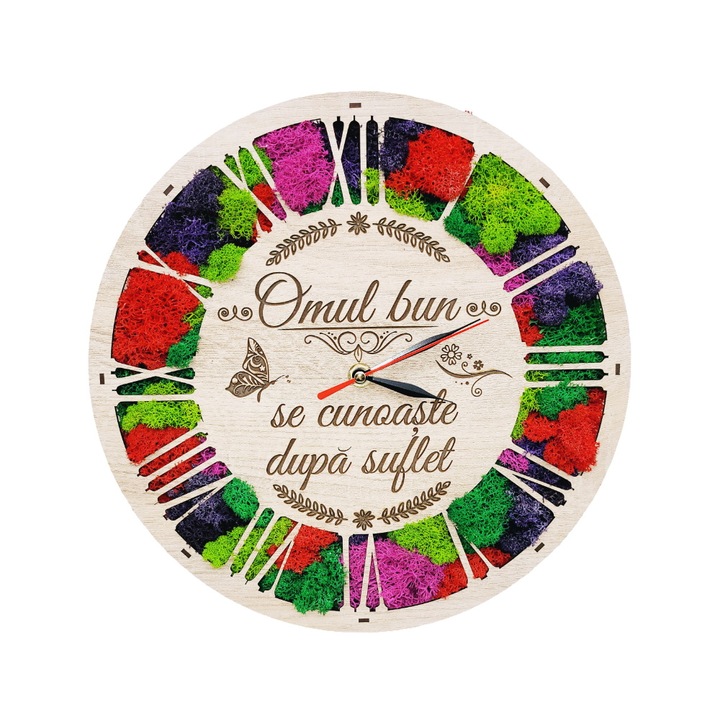 Ceas din lemn decorat cu licheni stabilizati, gravat cu mesaj "Omul bun se cunoaste dupa suflet", 40 cm, Bardolino
