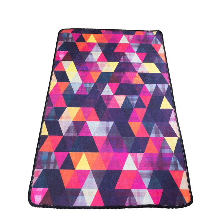 Covor bucatarie Kino Bunt 60x100cm, poliester 100%, inaltime plus 6 mm, gramaj 800 g/mp, antialunecare, dos PVC cu puncte, model triunghiuri