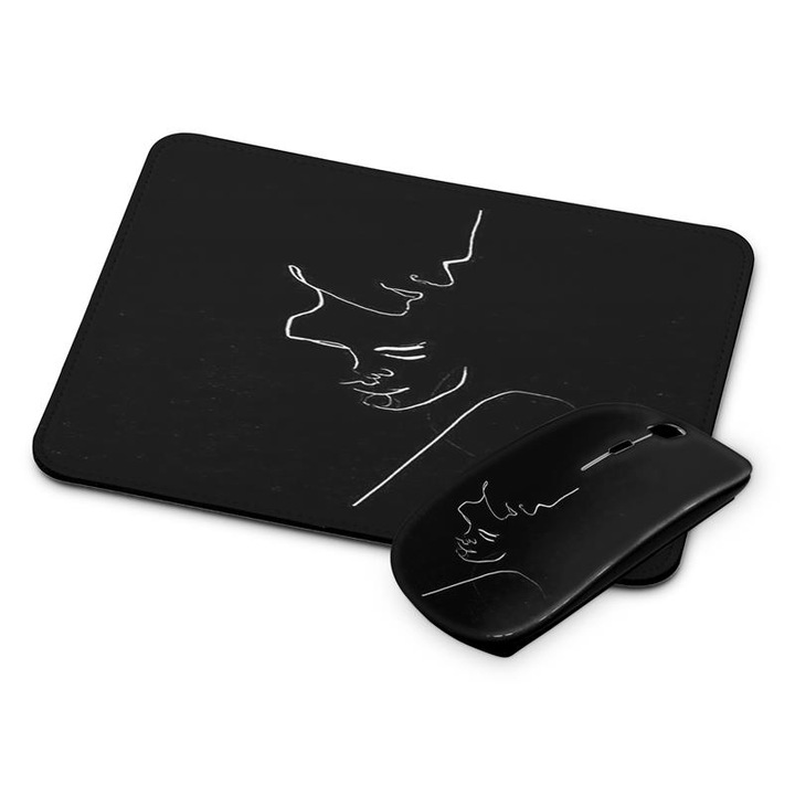 Meghitt pillanat vezetéknélküli egér és egérpad