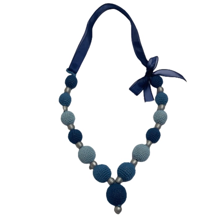 Coliere crosetate, Bleumarin/Bleumarin inchis