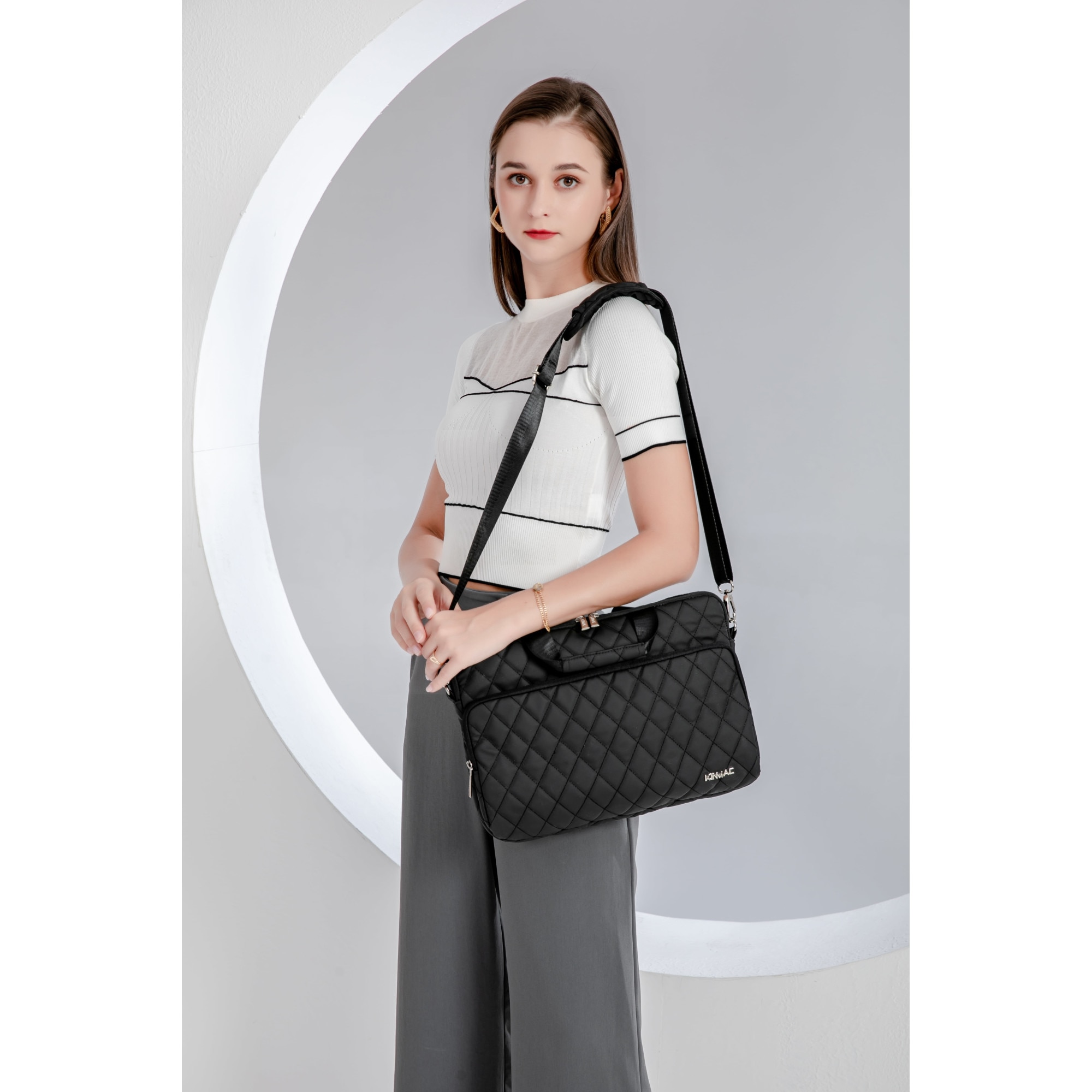 Geanta Laptop Kinmac Black Embroidery, 15.6"