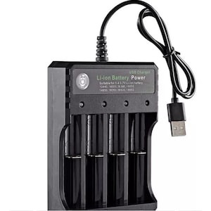 Incarcator Klausstech Acumulatori 4.2V Li-Ion 18650 cu 4 Porturi la USB