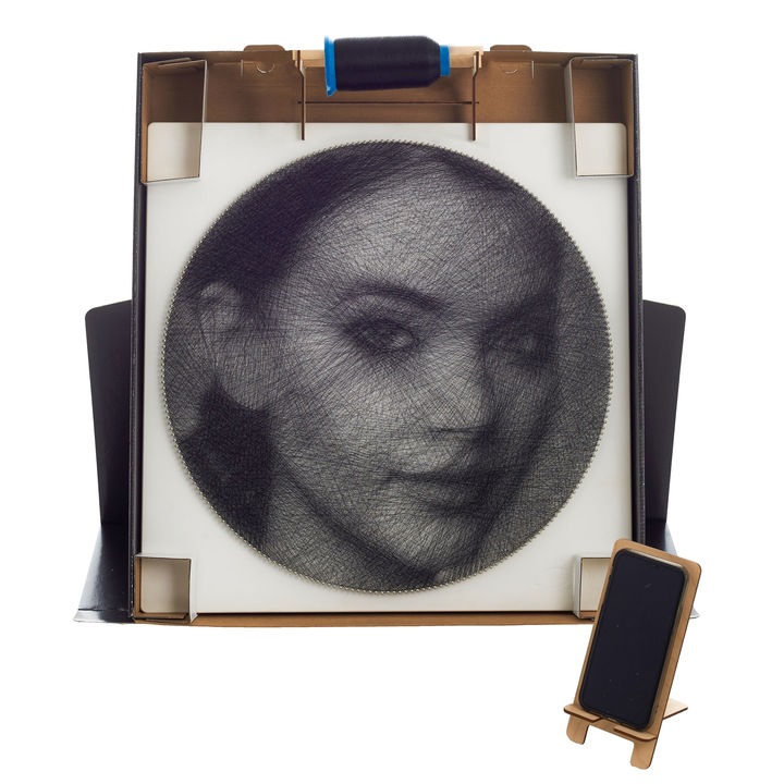 Kit complet de String Art Criando de realizat portrate cu fire de ata RingString dupa fotografia ta