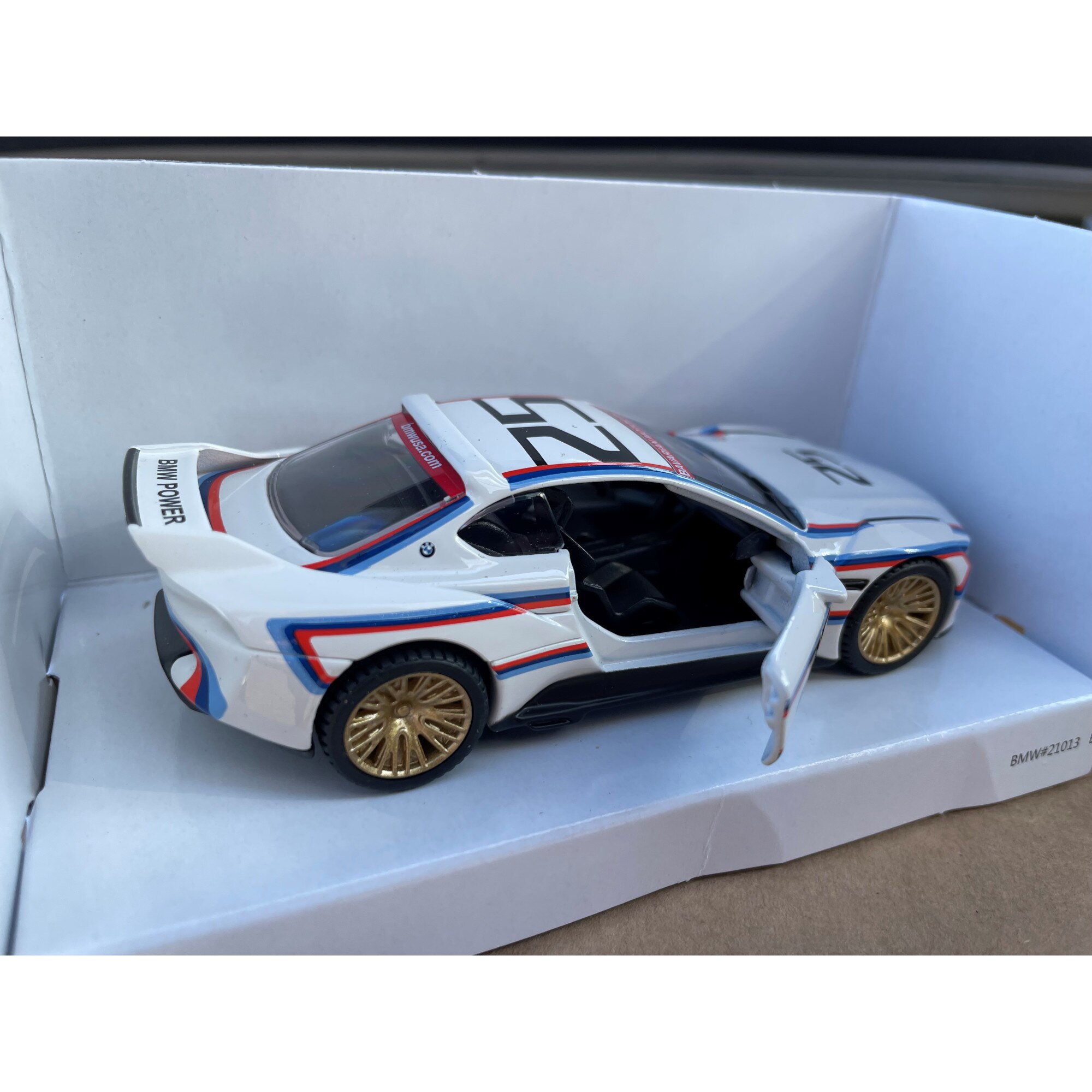 Masinuta Diecast Metal Pullback Car BMW 3.0 CSL Hommage scara 1:41 ...
