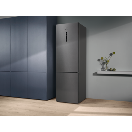 Combina frigorifica Electrolux LNT7ME36X3, 366 l, No Frost, Afisaj LCD, CustomFlex, Multi Flow, Iluminare LED, Clasa E, H 201 cm, Inox antiamprenta
