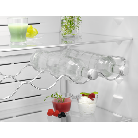 Frigider cu o usa AEG RKB639E4DX, 387 l, Control electronic, CustomFlex, Indicator usa deschisa, Iluminare LED, Ventilator interior, Clasa E, H 186 cm, Inox antiamprenta