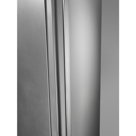 Congelator AEG AGB625E7NX, 253 l, No Frost, Control electronic, 7 rafturi, Clasa E, H 186 cm, Inox antiamprenta