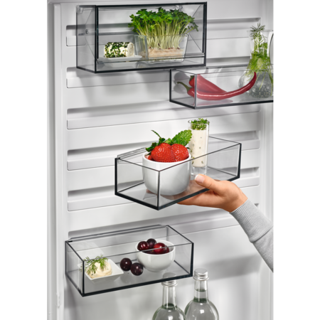 Combina frigorifica AEG RCB732E7MB, 330 l, No Frost, Afisaj LCD, CustomFlex, Multi Flow, Iluminare LED, Clasa E, H 186 cm, Gri inchis