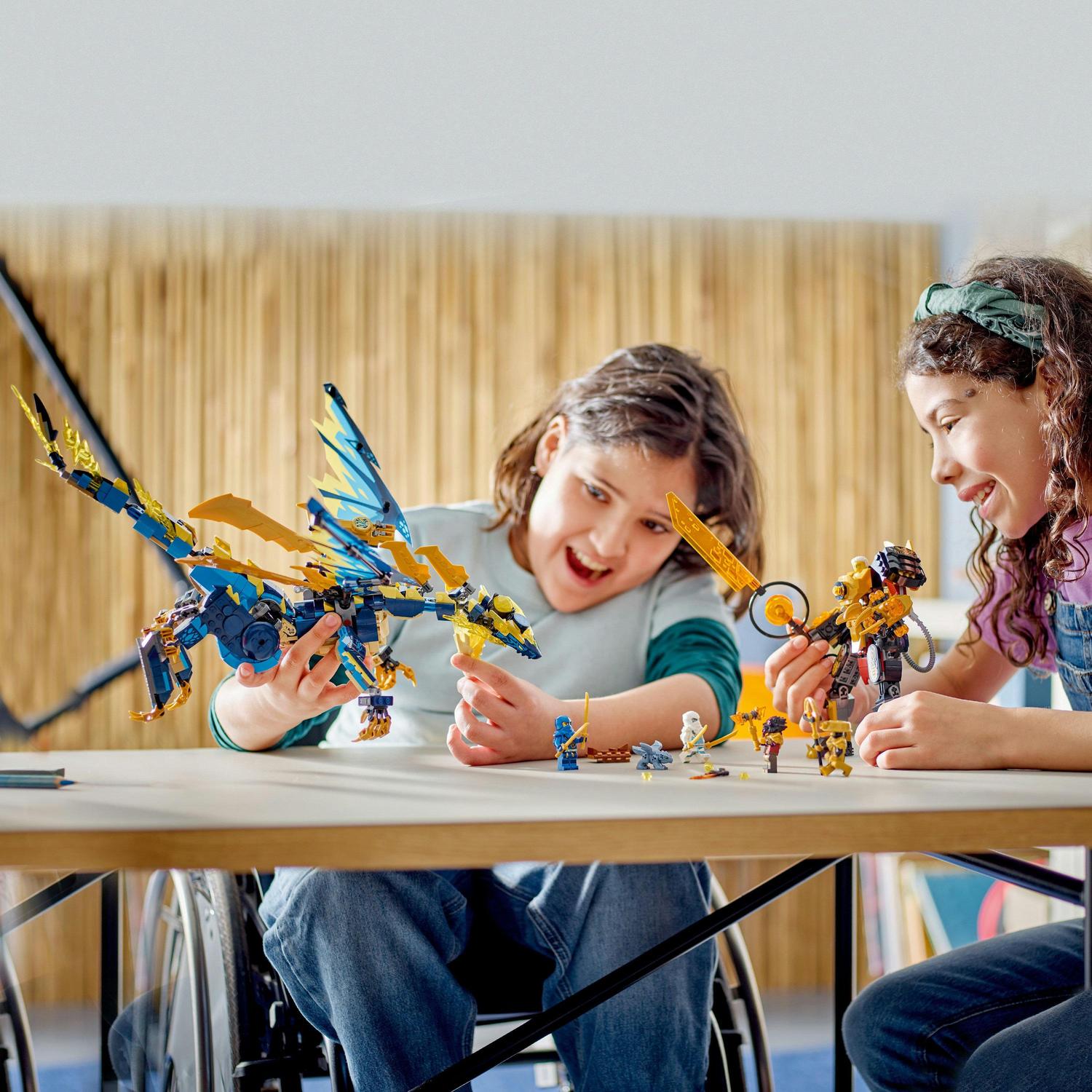 LEGO® Ninjago™ - Dragonul stihie vs. robotul imparatesei 71796