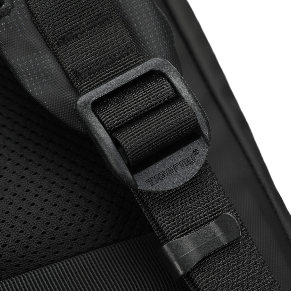 Rucsac laptop 15.6" business cu carcasa rigida din material impermeabil, expandabil, TIGERNU, 30x9/15x45 cm, Negru