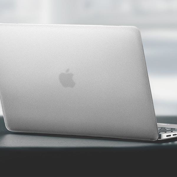 Carcasa laptop Uniq Husk Pro pentru MacBook Pro 16", Transparent