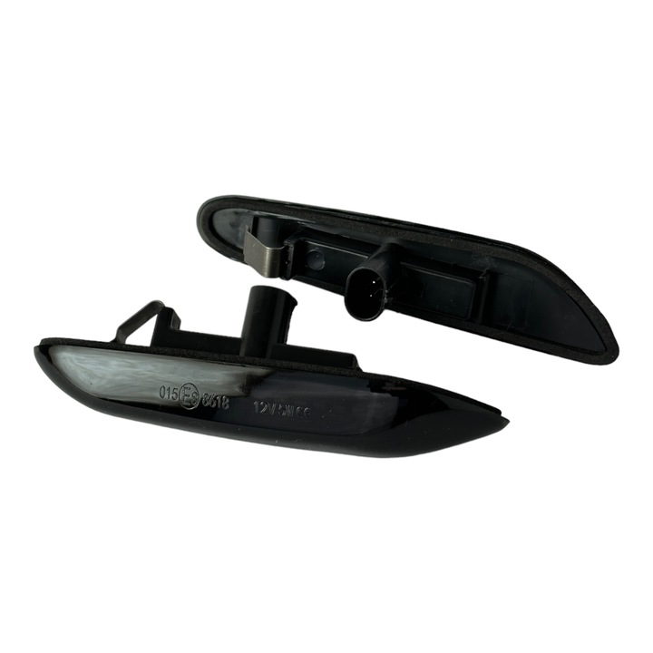 Set 2 Semnalizari Dinamice Led Soclu standard pentru BMW E90 E91 E92 E93 E60 E61 E87 E88 X1 E84 X3 E83 X5 E53 E81