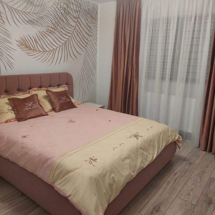 Комплект спално бельо за един човек, Casa Bucuriei, модел Alesia, 5 части, кремаво/прашно розово, 100% памук, чаршаф с размери 180/260 см и плик за завивка 160/220 см