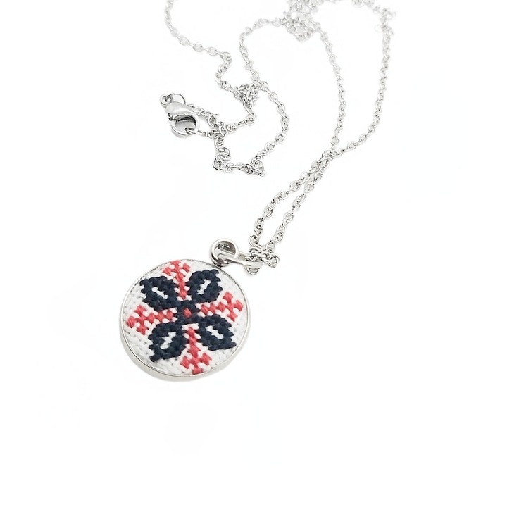 Colier inox cu broderie model etno "aripile morii"