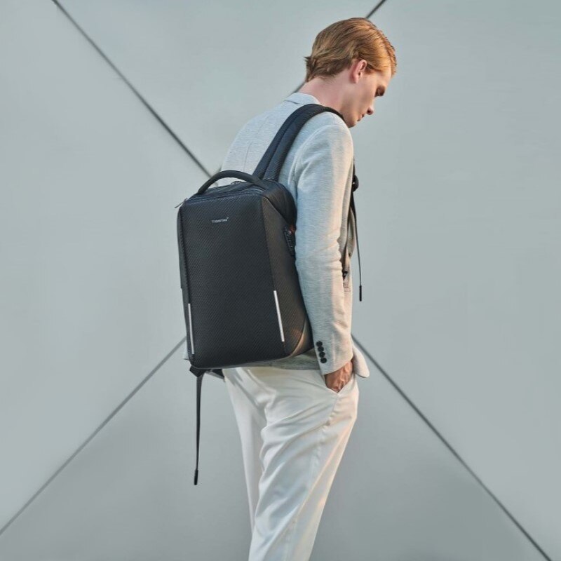 Rucsac laptop 15.6" business casual aspect carbon, impermeabil, cu port USB si cifru antifurt, Tigernu, 45x30x15 cm, Negru