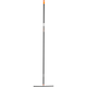 Grebla pentru sol Fiskars Solid, latime lucru 36 cm, lungime totala 156.5 cm, greutate 358 g, dinti otel carbon, maner aluminiu