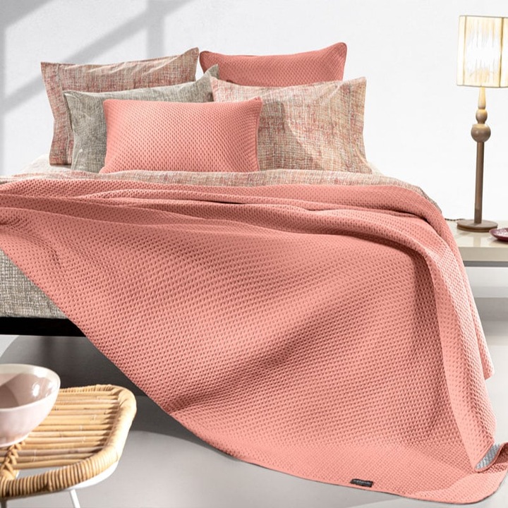 Cuvertura de pat Riva Coral, Guy Laroche, Microfibra, Coral, 220x240 cm