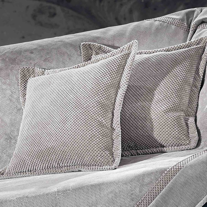 Fata de perna decorativa Rubicon Elephant, Guy Laroche, 48x48cm, 100% microfibra, set 1 buc.