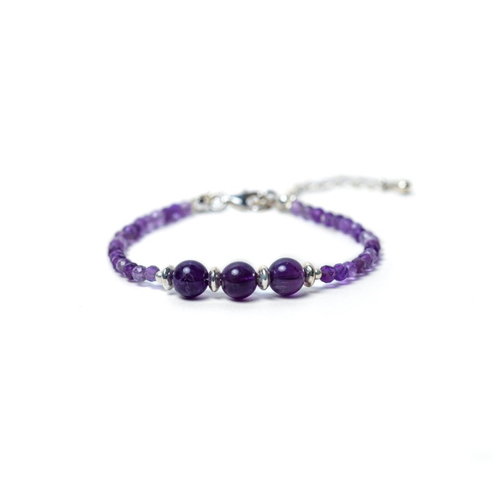 Női karkötő, Ezera, természetes ametiszt kövekből, 925 ezüst csattal és kiegészítőkkel