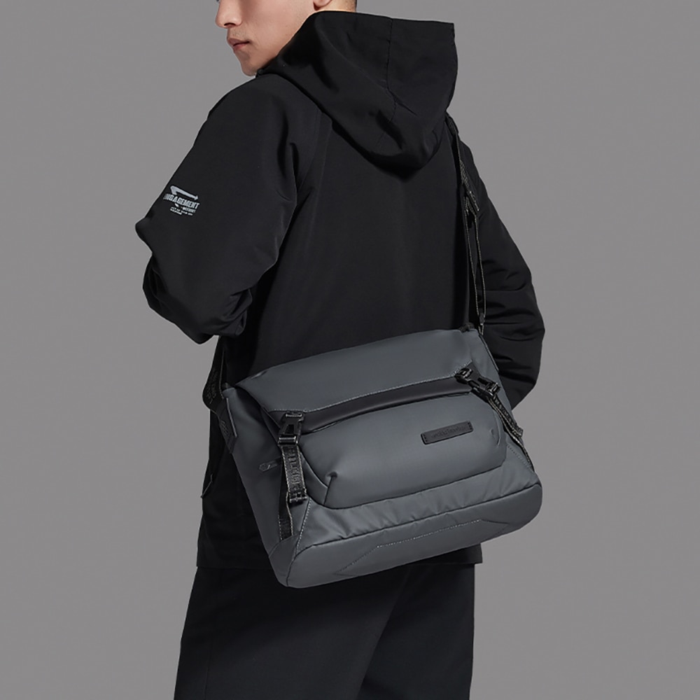 Geanta laptop 14 inch, rezistenta la apa, sistem fixare pe valiza, tip messenger ARCTIC HUNTER, K00528GY, Gri