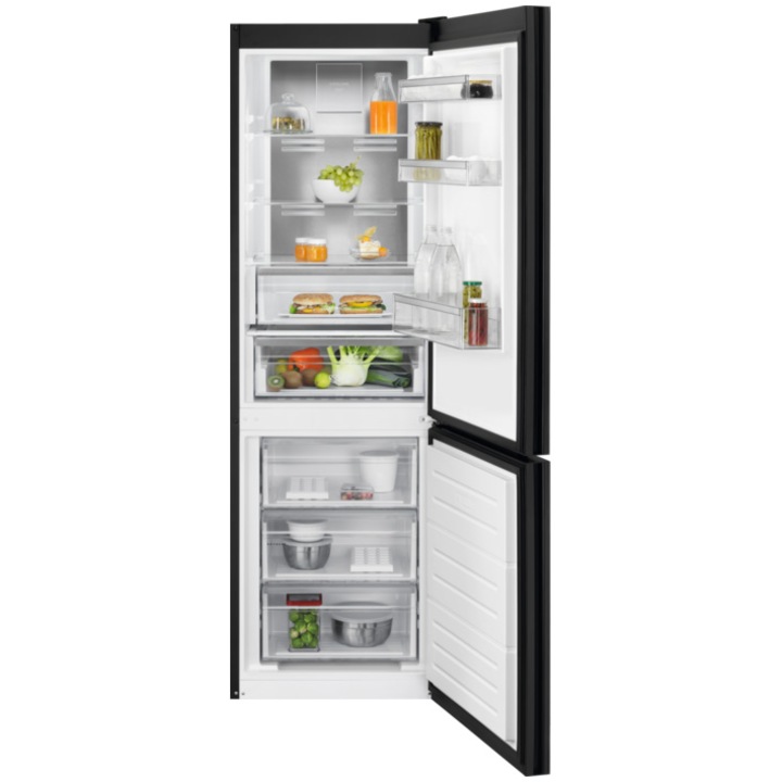 Хладилник с фризер Electrolux LNT7ME32M2, 330 л, No Frost, Електронно управление, Multi Flow, LED осветление, Клас Е, H 186 см, Черен