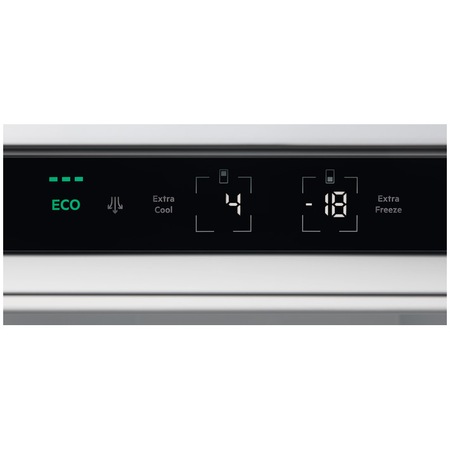 Combina frigorifica incorporabila Electrolux LNG7TE18S, 256 l, Fresh Frost Free - No Frost, Control electronic, Control umiditate, Ventilator interior, Clasa E, H 178 cm