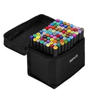 Creioane colorate si carioci