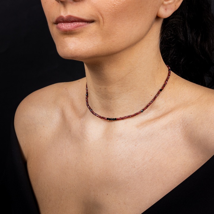 Ezera choker nyaklanc, granat feldragakovekbol es 925-os ezust zarral