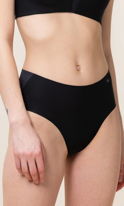 Triumph, Flex Smart magas derekú varrásmentes bugyi, Fekete