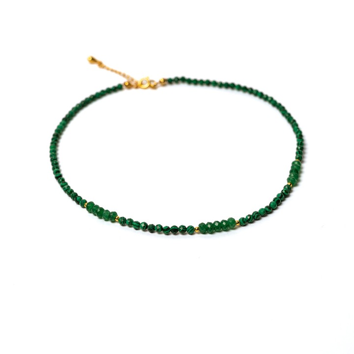 Choker Ezera, cu pietre sintetice de Malachit si Jad natural cu accesorii si sistem de inchidere din Argint placat cu Aur