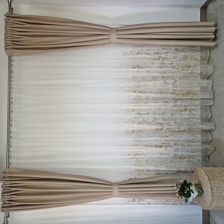 Fehér függöny arany nyomattal, 300 x 230