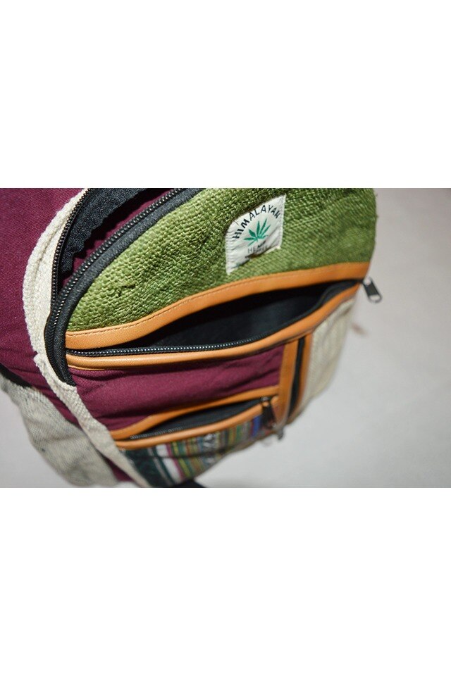 Rucsac Nepal, canepa si bumbac, 6 buzunare exterioare, 1 buzunar interior pentru laptop, Multicolor, Mare