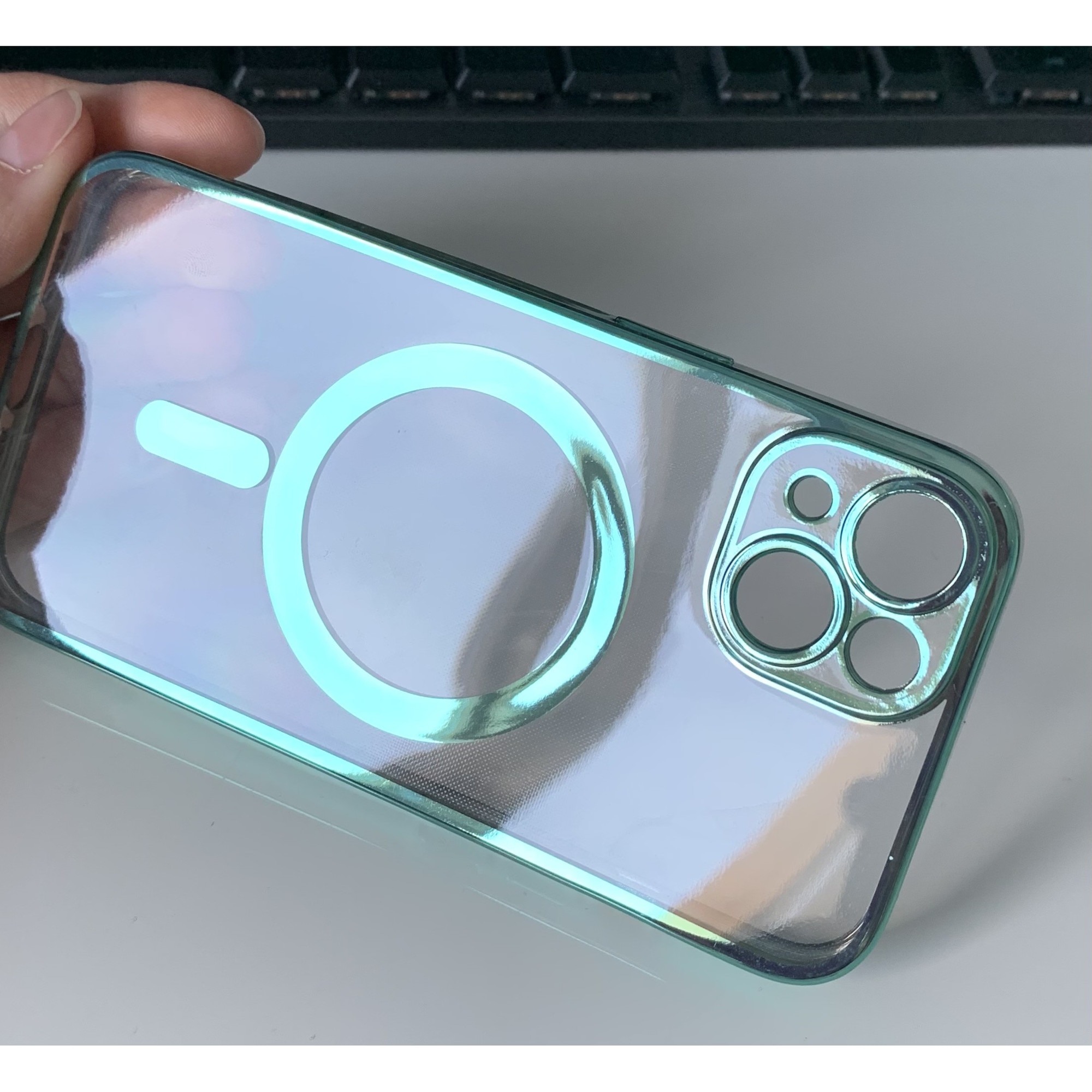 Husa din silicon cu margini metalizate Ultra-Soft, Luxury Magsafe, compatibila cu iPhone 11 / Verde