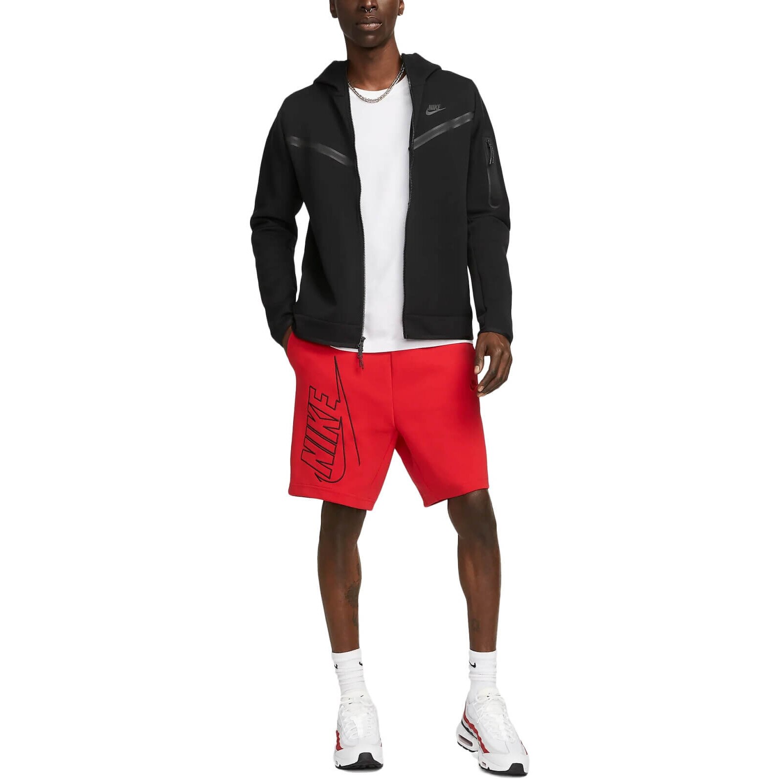 Short NIKE Tech Fleece Graphix DZ4472657 Rosu S INTL eMAG.ro