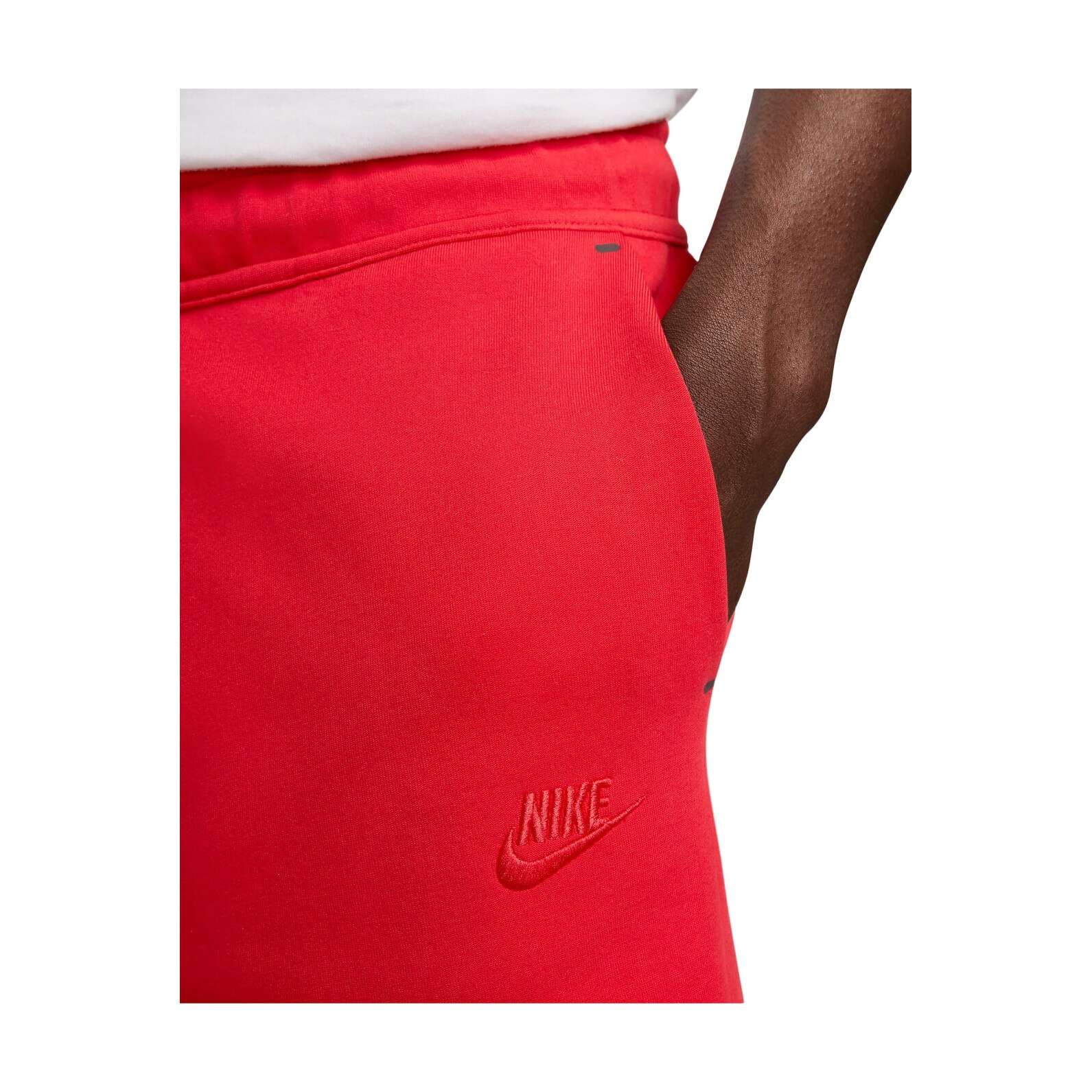 Short NIKE Tech Fleece Graphix DZ4472657 Rosu XS INTL eMAG.ro