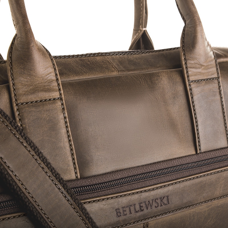 Geanta pentru laptop 15.6", Betlewski, Hunter, Piele naturala, Curea ajustabila, 42x30x7 cm, Maro