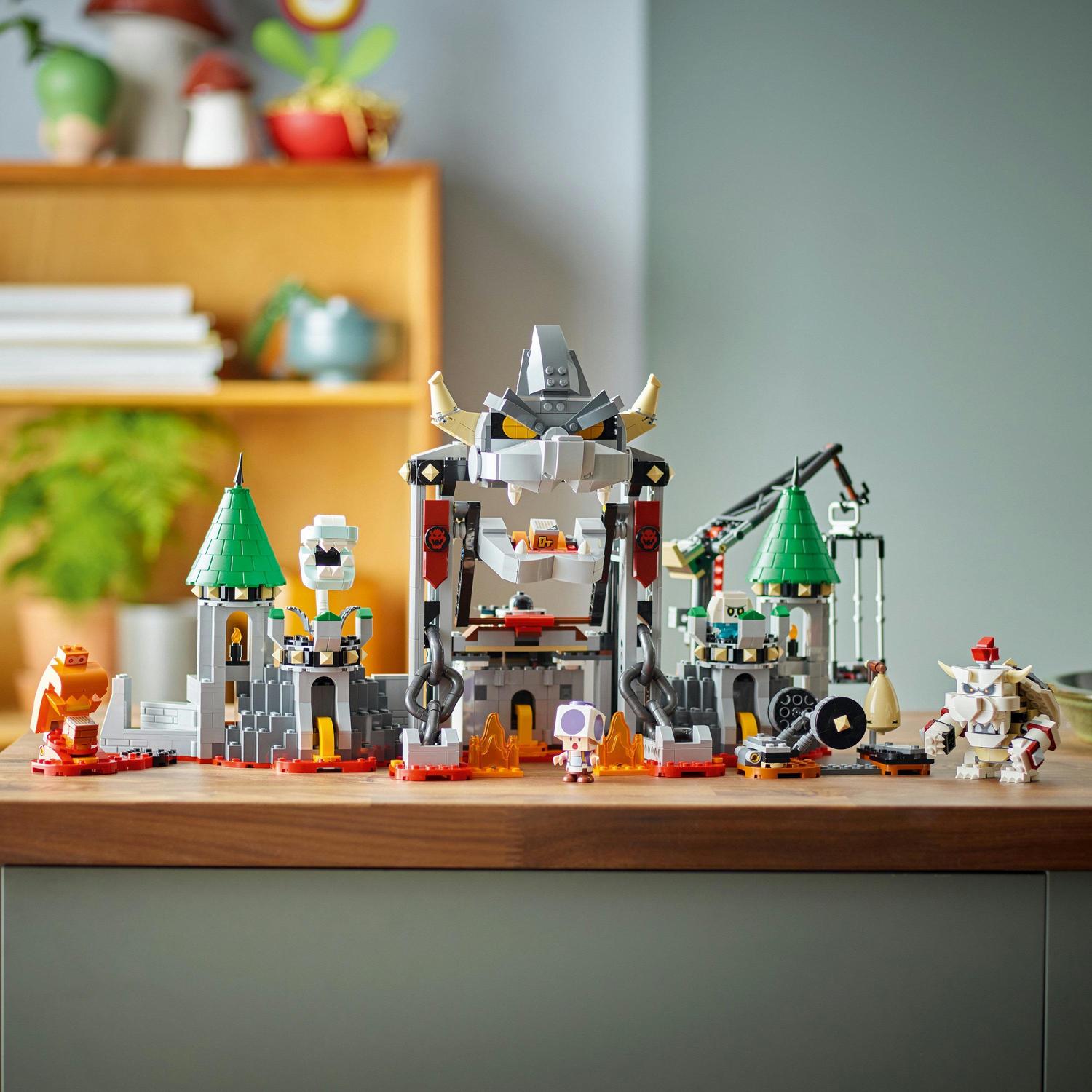 LEGO® Super Mario™ - Set de extindere - Batalia lui Dry Bowser de LEGO® Super Mario™ - Set de extindere - Batalia lui Dry Bowser de