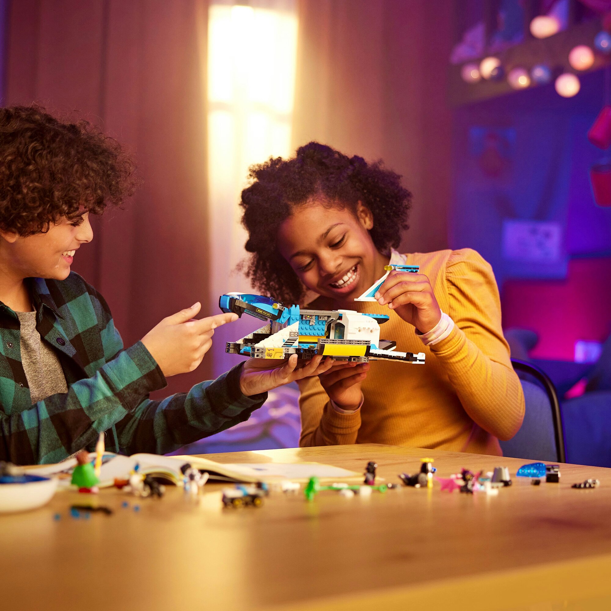 LEGO® DREAMZzz - Autobuzul spatial al Dlui Oz 71460, 878 piese
