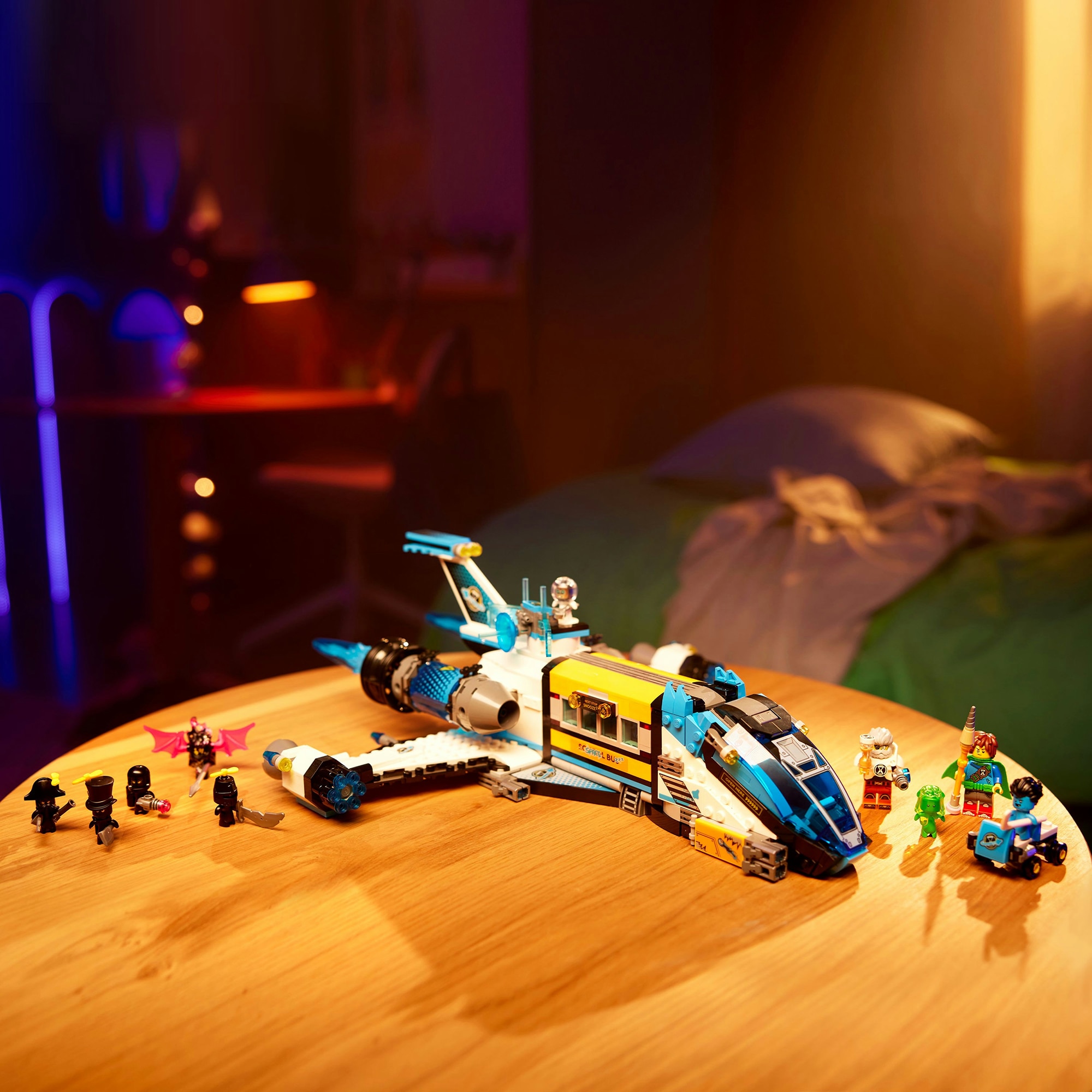 LEGO® DREAMZzz - Autobuzul spatial al Dlui Oz 71460, 878 piese