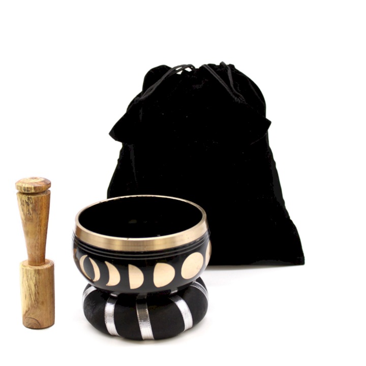 Set bol tibetan cantator, cu percutor lemn, perna, Moon Phase, negru, ∅ 10.7 cm, frecventa 199 Hz