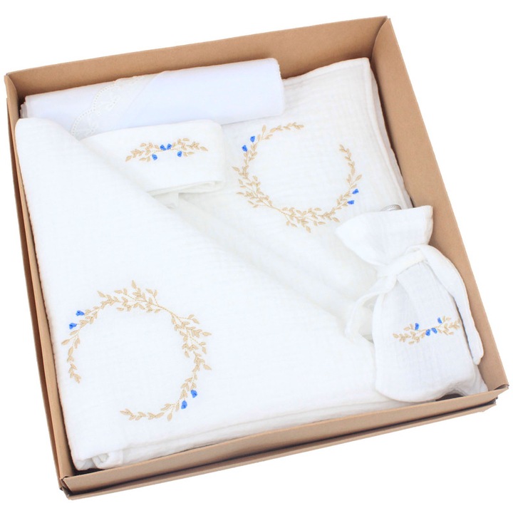 Trusou botez din muselina, 7 piese, brodat, crem cu albastru