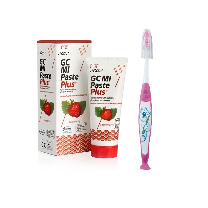 Aktuális vízbázisú fogkrém készlet GC MI PASTE, eper, 40 g és fogkefe 0-7 éves gyerekeknek rózsaszín