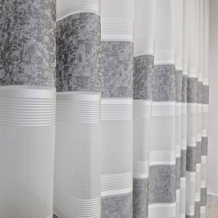 Szürke csíkos kristályfüggöny, 500 x 270