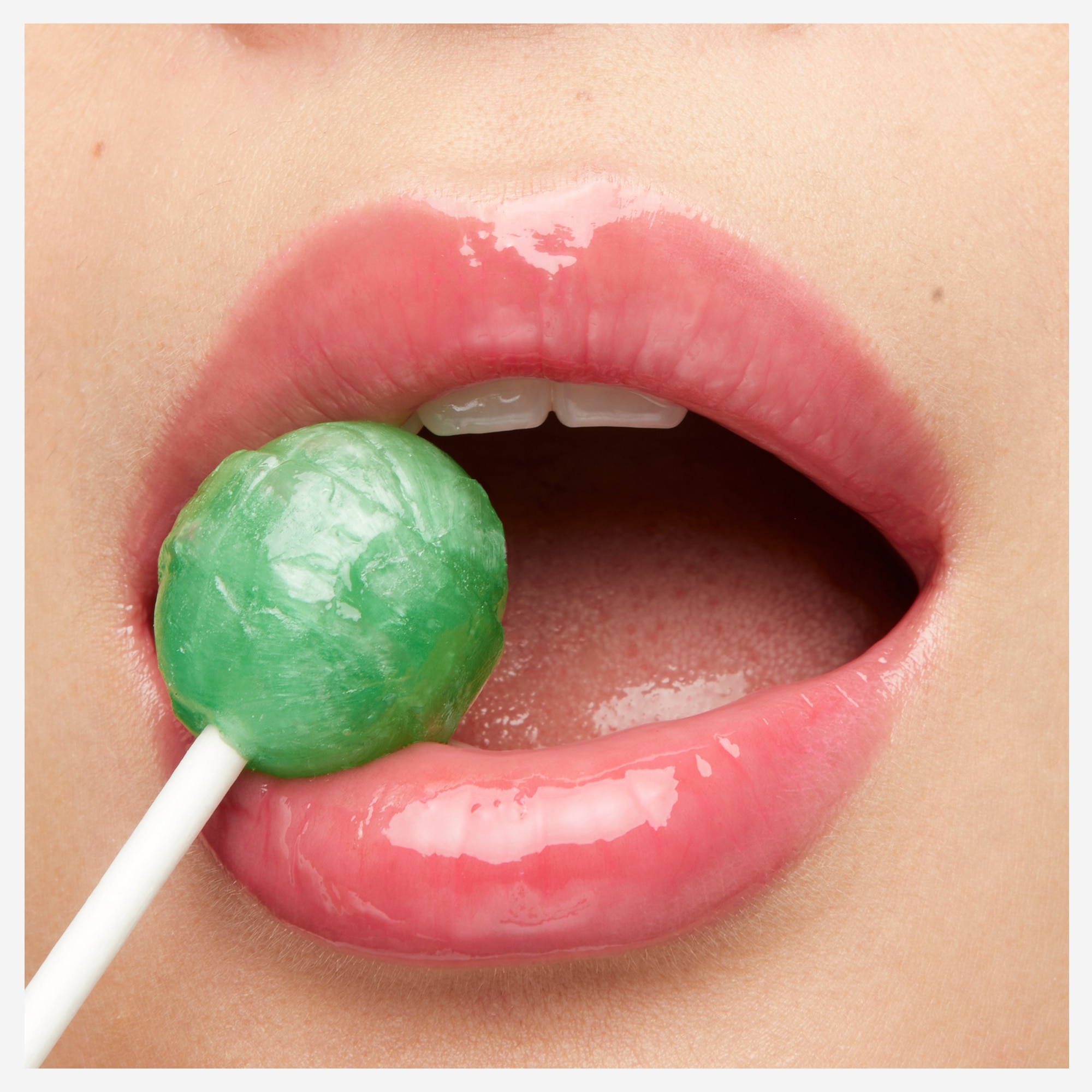 Luciu de buze Maybelline New York Lifter Gloss 024 Bubblegum, 5.4ml