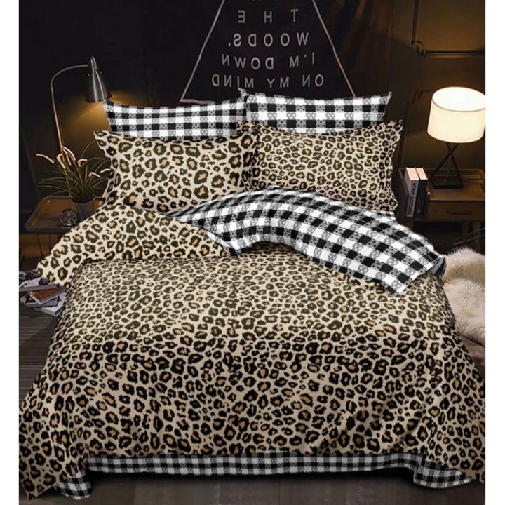 Set Lenjerie de pat dublu, 2 persoane, Pucioasa, Finet, 6 Piese, Cearceaf de pat 240 x 250 cm, Cearceaf pilota 200 x 230 cm, 4 fete de perna, Crem/Negru, Model Animal print, FNP-033