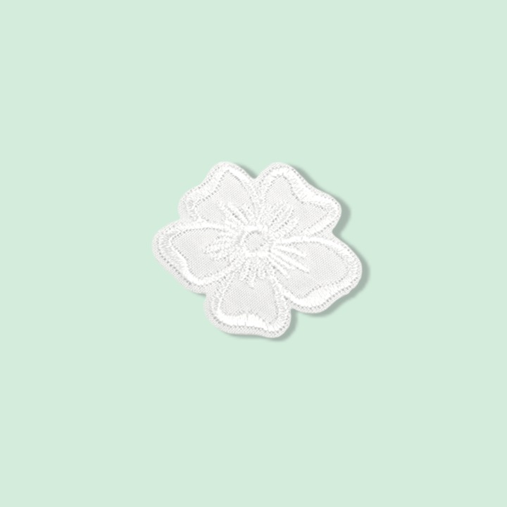 Бродирана термозалепваща апликация Crisalida, 35 mm, Бяло цвете