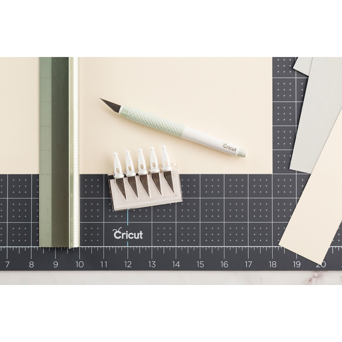 Kit Couteau De Précision Cricut TrueControl - 5 Lames De Rechange, Système De Remplacement Sans Contact