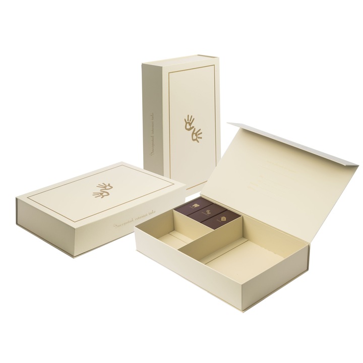 Kit Cutie Amintiri Bebelusi YouBook, 2 Compartimente, 3 Cutiute, 3 Plicuri, Set Stickere, Felicitare, Culoare Latte